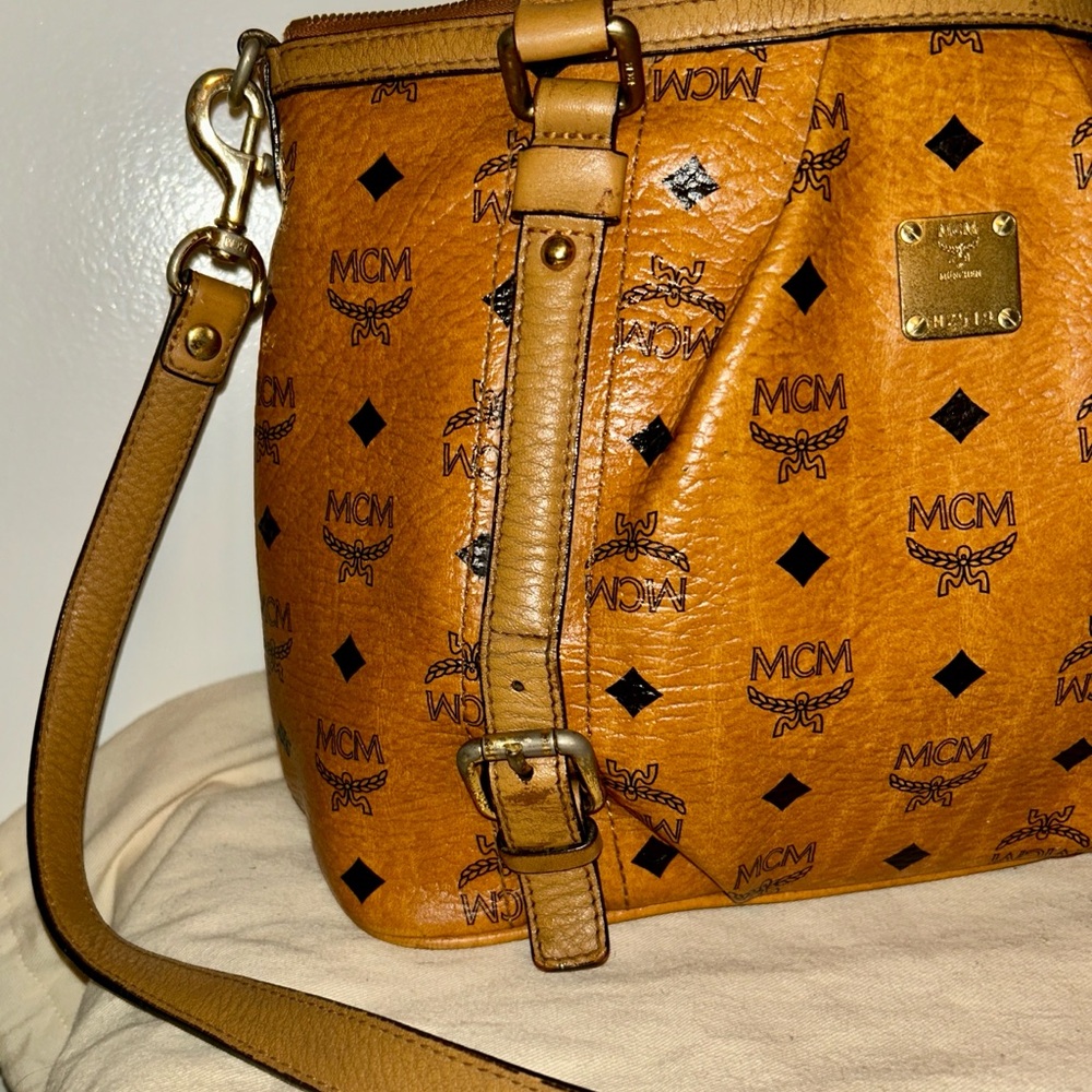 MCM Visetos Cognac Tote Bag . With Crossbody strap - Picture 10 of 16